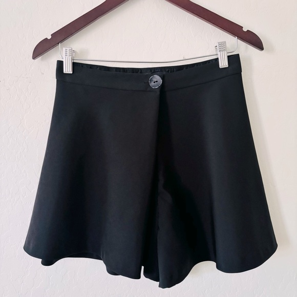 Zara Pants - Zara Classic Black Women's Shorts‎